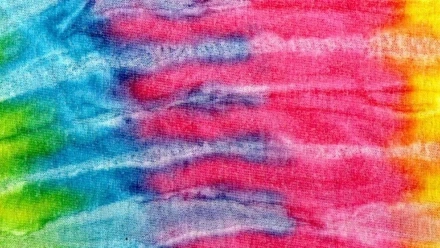 collager-tie-dye-510230b.jpg.webp